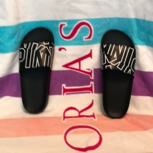 Summer is here 🎊🎉🎊🎉🎊🎉 ladies VS Sandals